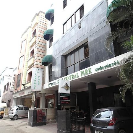 Hotel S R M Central Park Chennai Bagian luar foto