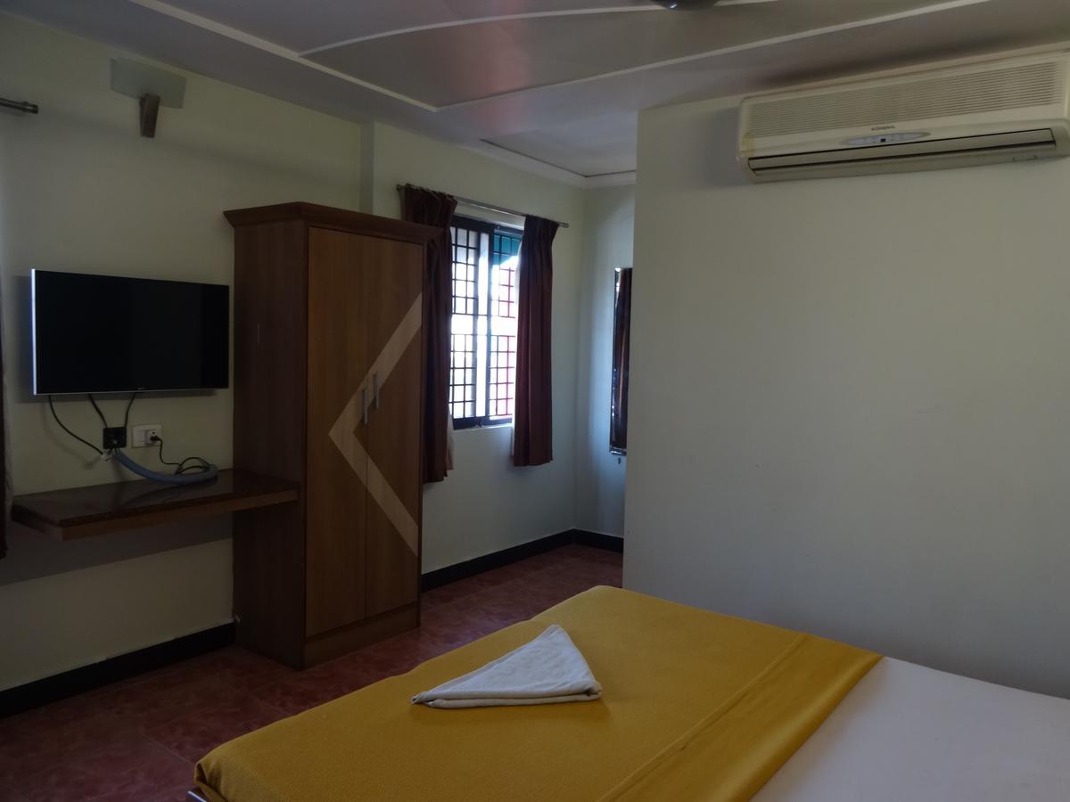 Hotel S R M Central Park Chennai Bagian luar foto