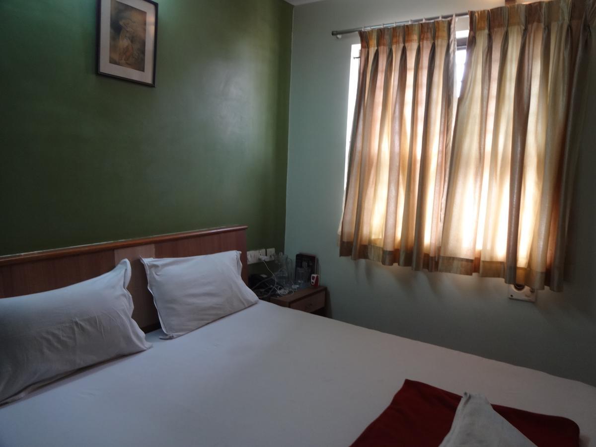 Hotel S R M Central Park Chennai Bagian luar foto