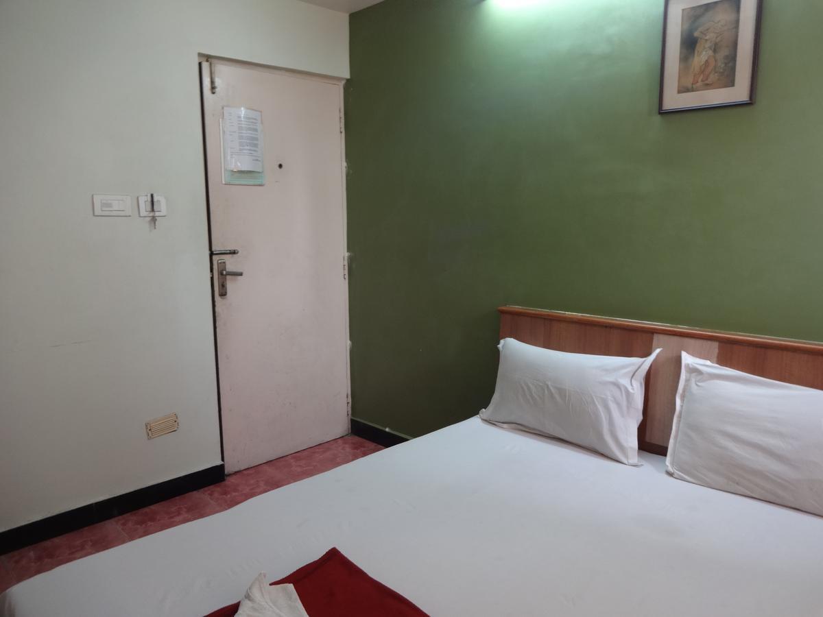 Hotel S R M Central Park Chennai Bagian luar foto