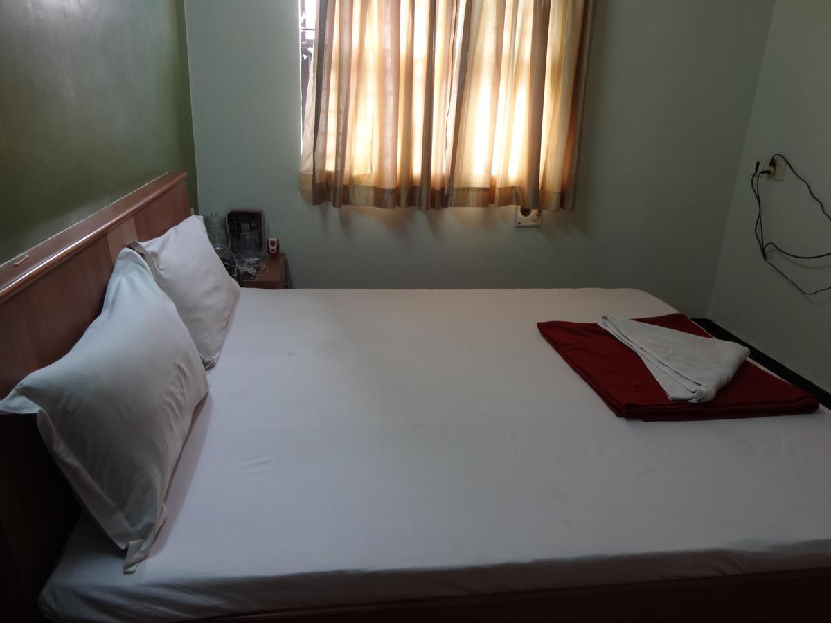 Hotel S R M Central Park Chennai Bagian luar foto