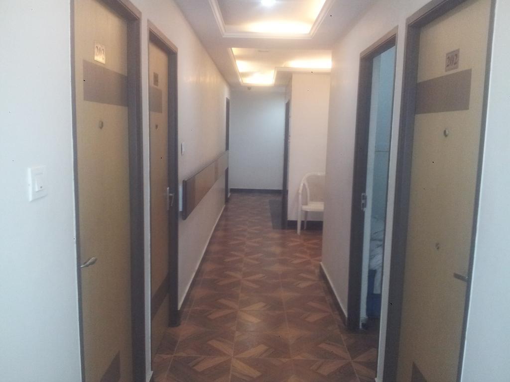 Hotel S R M Central Park Chennai Bagian luar foto