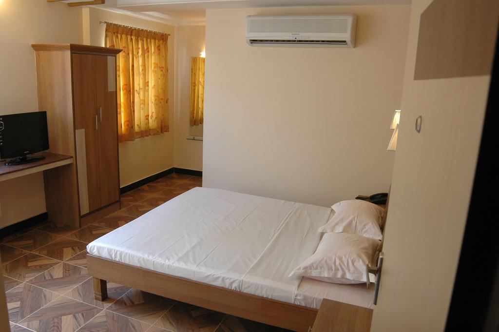 Hotel S R M Central Park Chennai Ruang foto