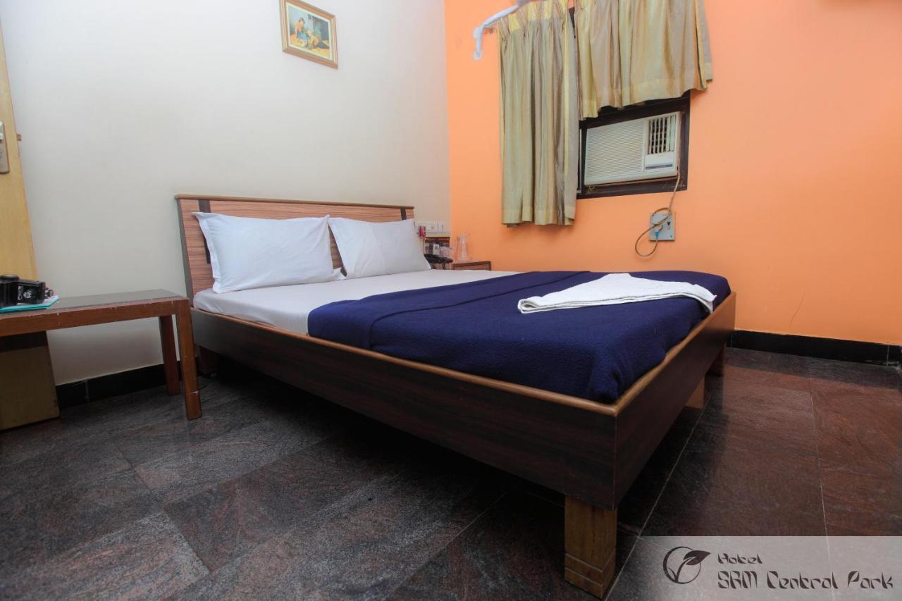 Hotel S R M Central Park Chennai Bagian luar foto